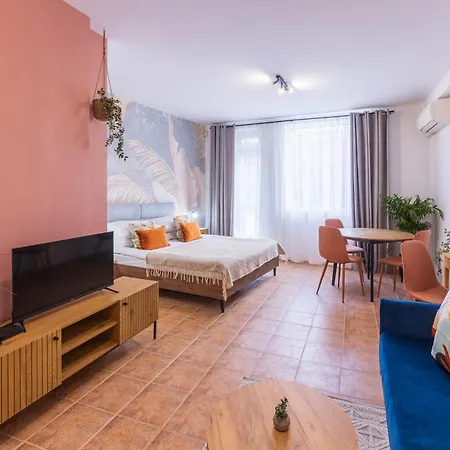 The Cozy Hub, فارنا