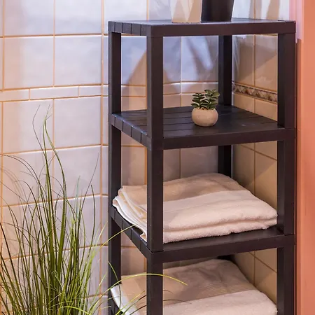 The Cozy Hub, فارنا