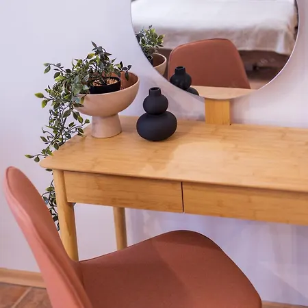 The Cozy Hub, וארנה